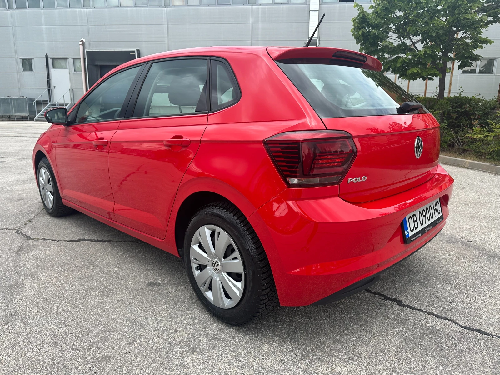VW Polo 1.0i 80 к.с. от България - изображение 3