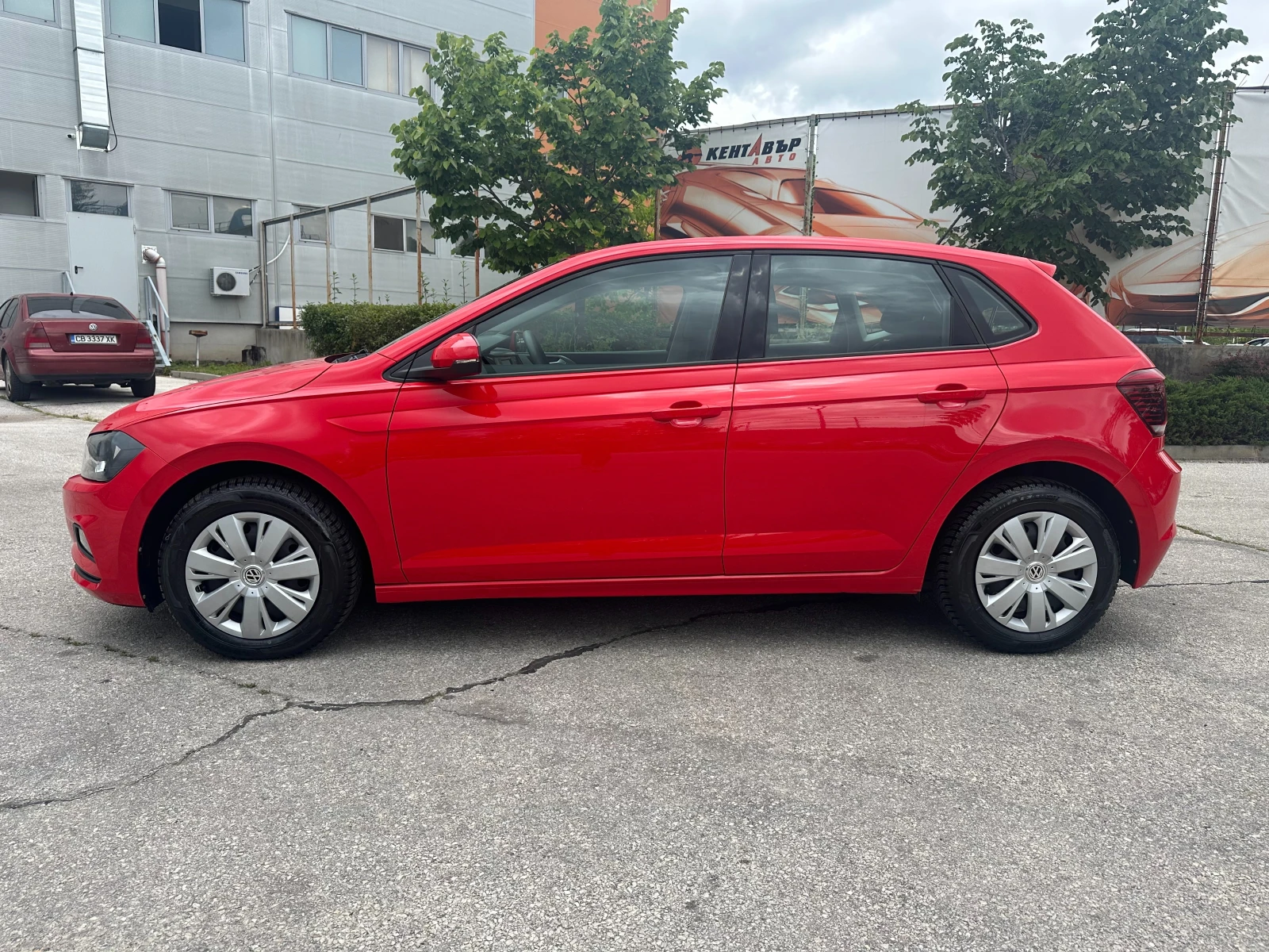 VW Polo 1.0i 80 к.с. от България - изображение 2