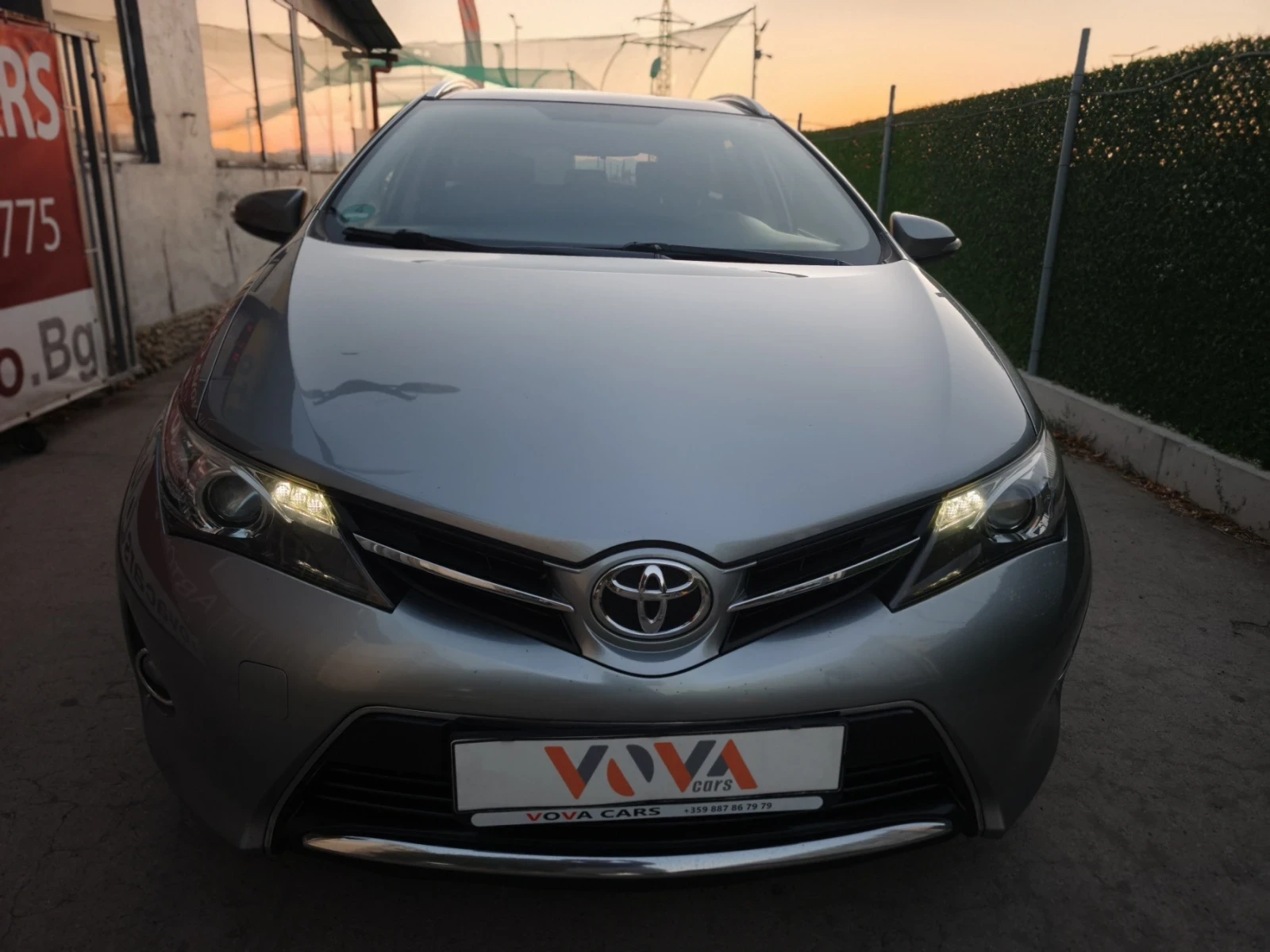 Toyota Auris 1.6i-132к.с Лизинг Би Ксенон Панорама Камера - изображение 6