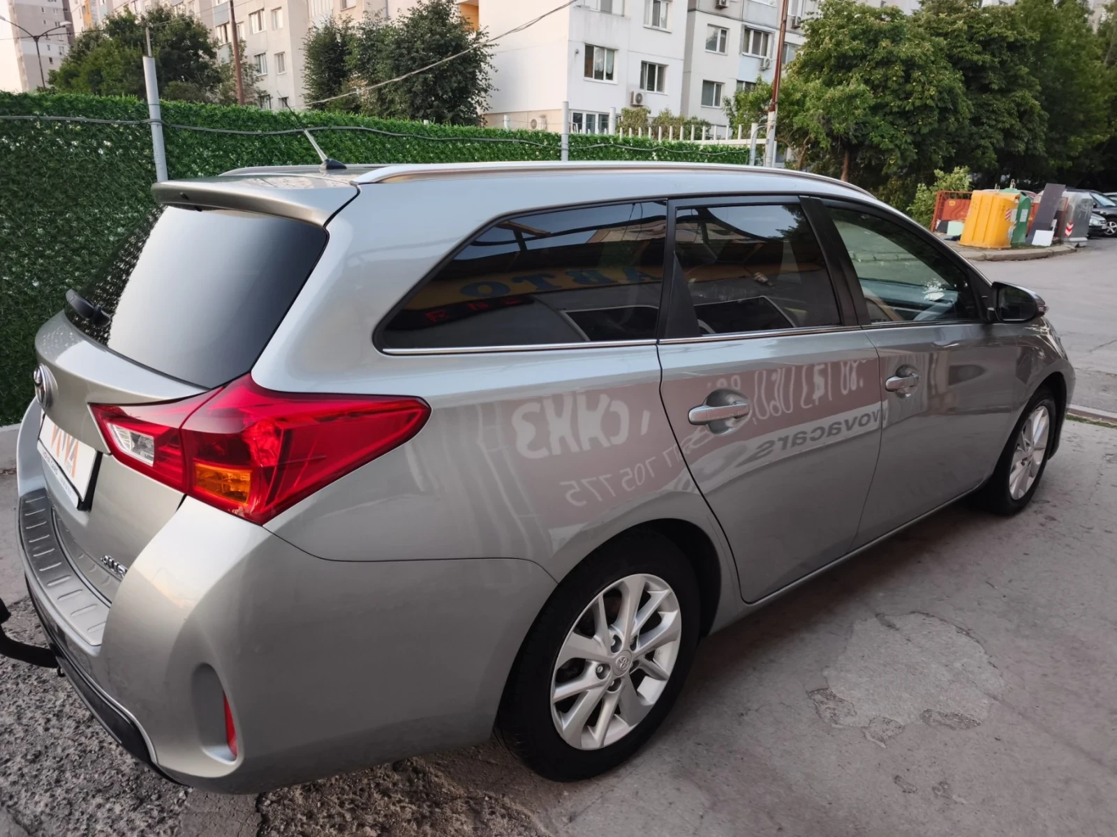 Toyota Auris 1.6i-132к.с Лизинг Би Ксенон Панорама Камера - изображение 4