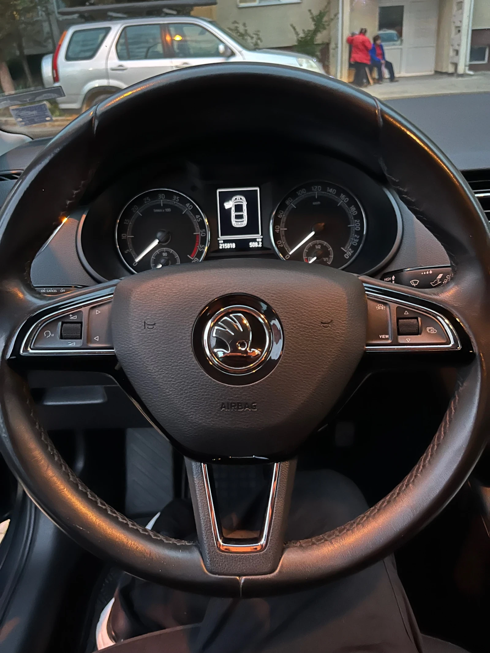 Skoda Octavia, снимка 9 - Автомобили и джипове - 53843592