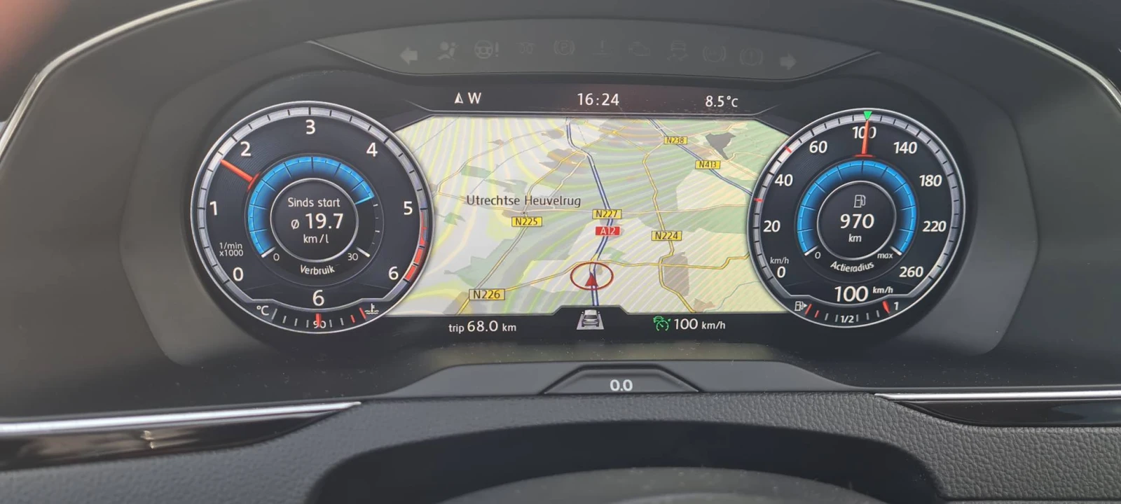 VW Passat B8, снимка 15 - Автомобили и джипове - 53951688