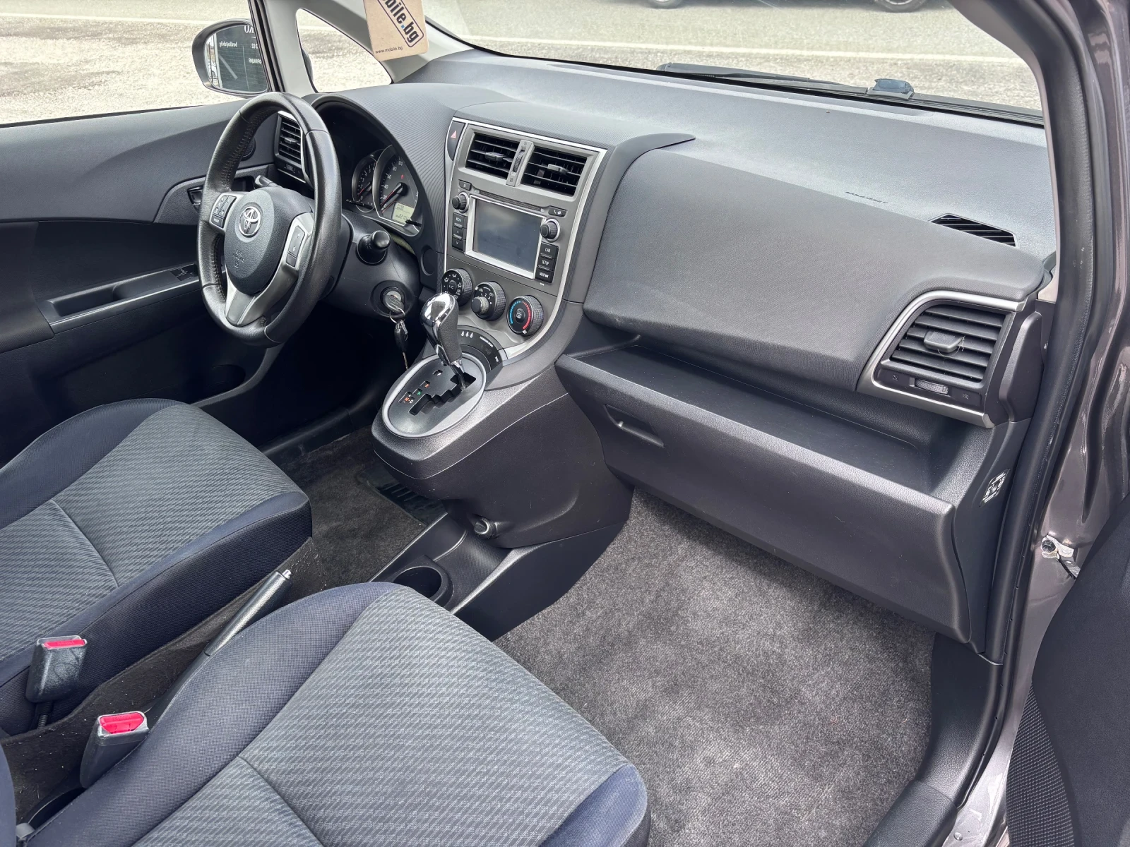 Toyota Verso S 1.3 i GPL Автоматик, снимка 9 - Автомобили и джипове - 54000420