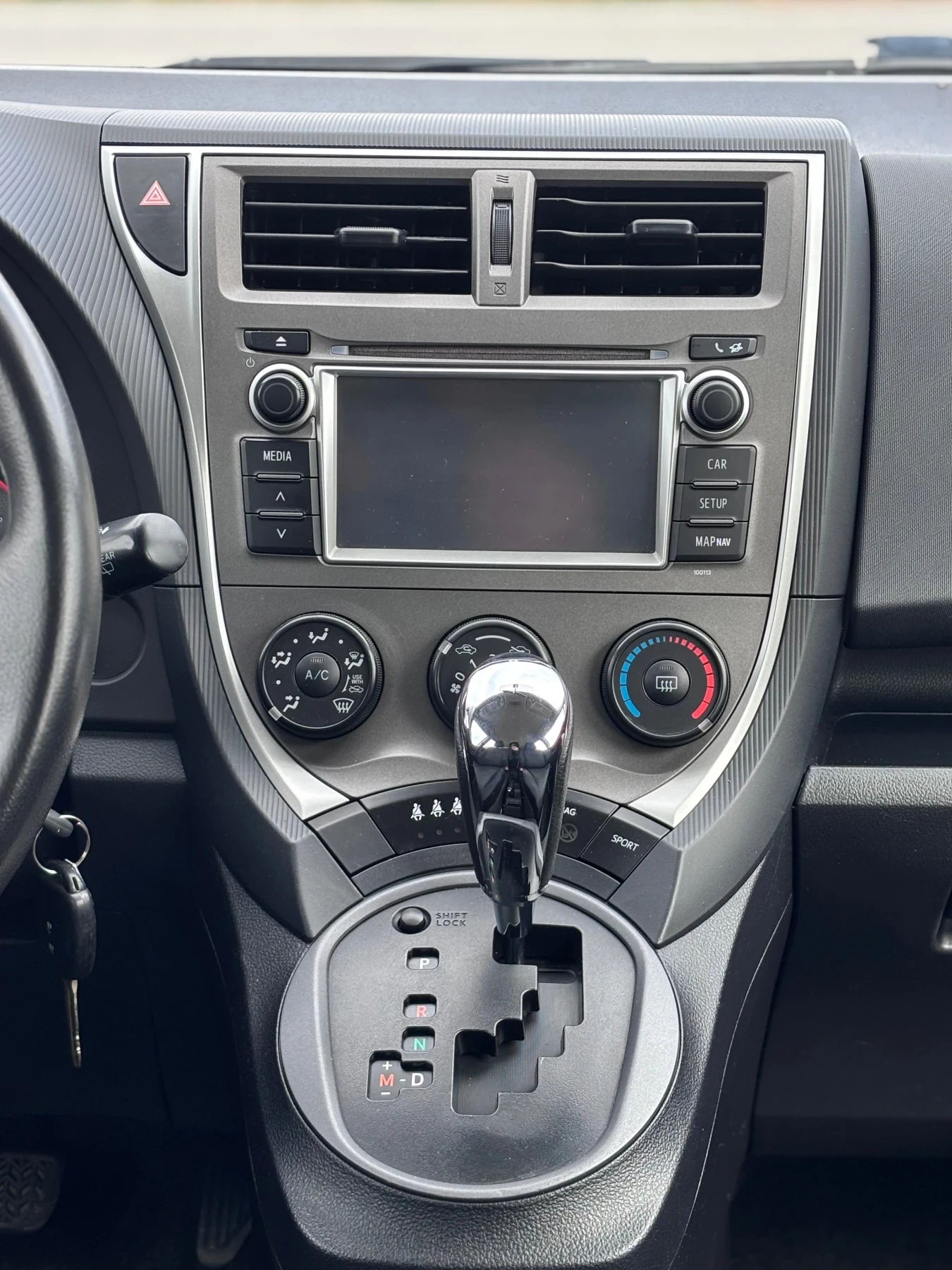 Toyota Verso S 1.3 i GPL Автоматик, снимка 8 - Автомобили и джипове - 54000420