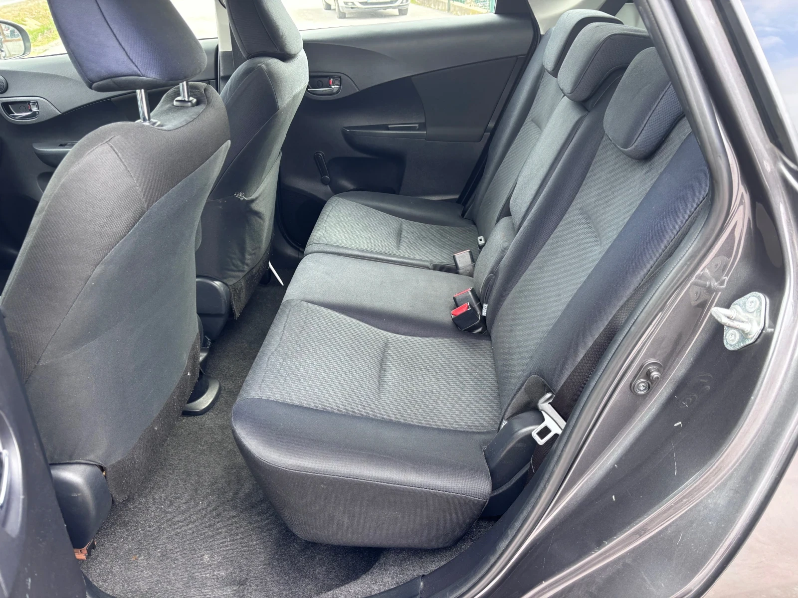 Toyota Verso S 1.3 i GPL Автоматик, снимка 13 - Автомобили и джипове - 54000420