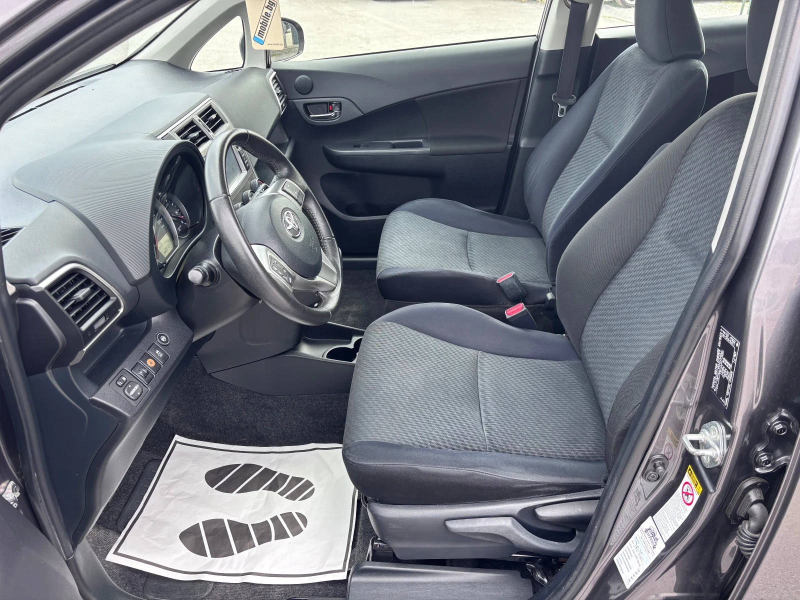 Toyota Verso S 1.3 i GPL Автоматик, снимка 11 - Автомобили и джипове - 54000420