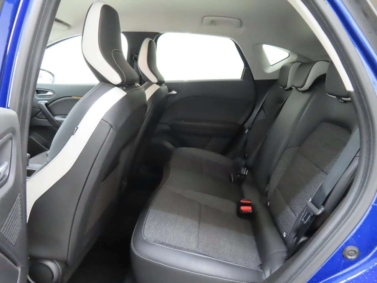 Renault Captur 1.0 TCe Intens, снимка 7 - Автомобили и джипове - 54254613