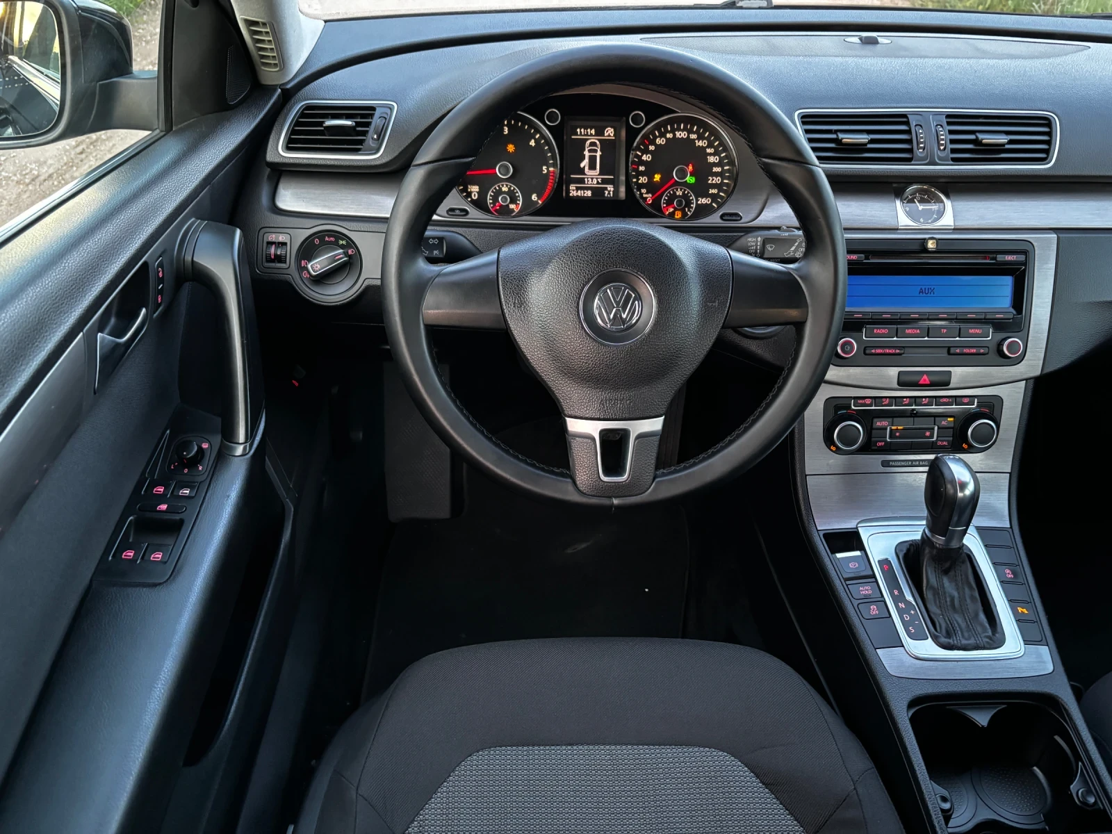 VW Passat 2.0TDI~DSG, снимка 14 - Автомобили и джипове - 54389417