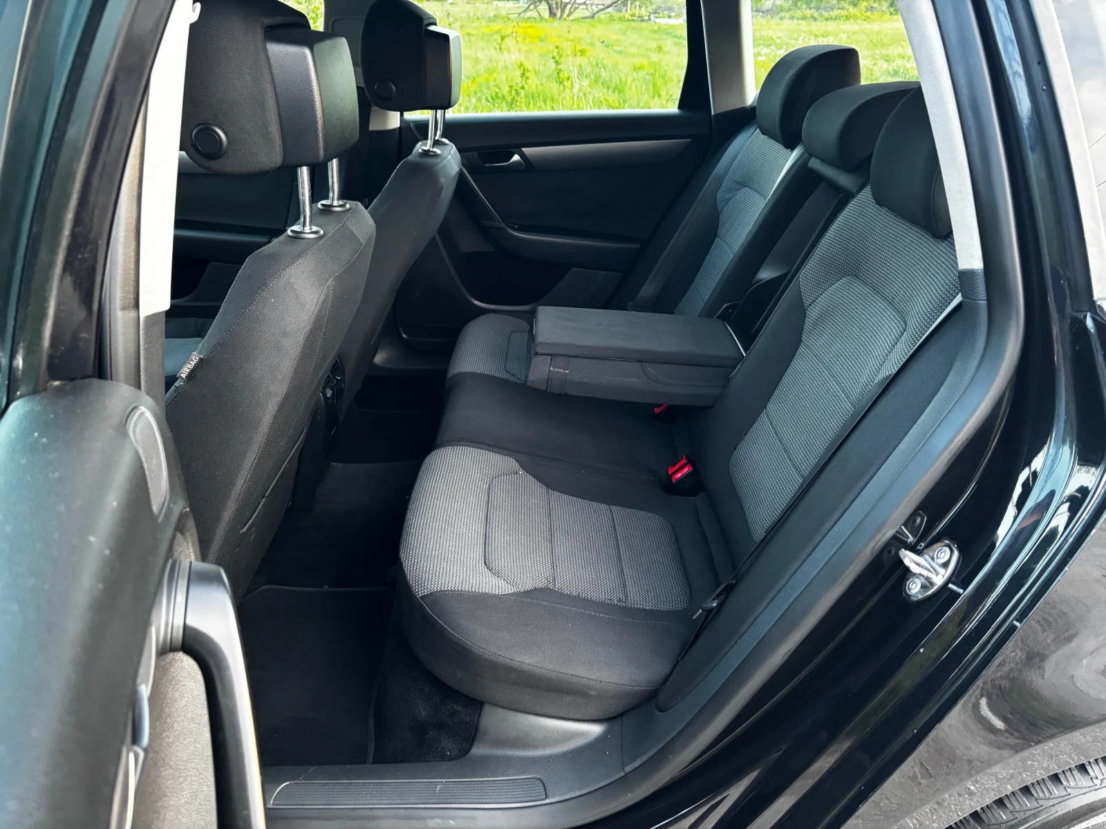 VW Passat 2.0TDI~DSG, снимка 16 - Автомобили и джипове - 54389417