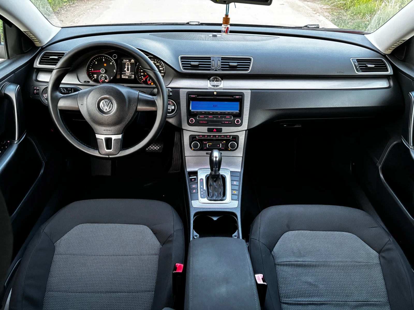 VW Passat 2.0TDI~DSG, снимка 15 - Автомобили и джипове - 54389417