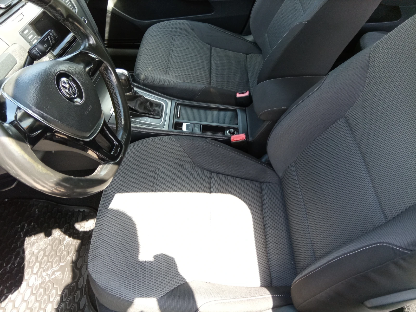 VW Golf 2.0TDI 150p.s, снимка 7 - Автомобили и джипове - 54832340