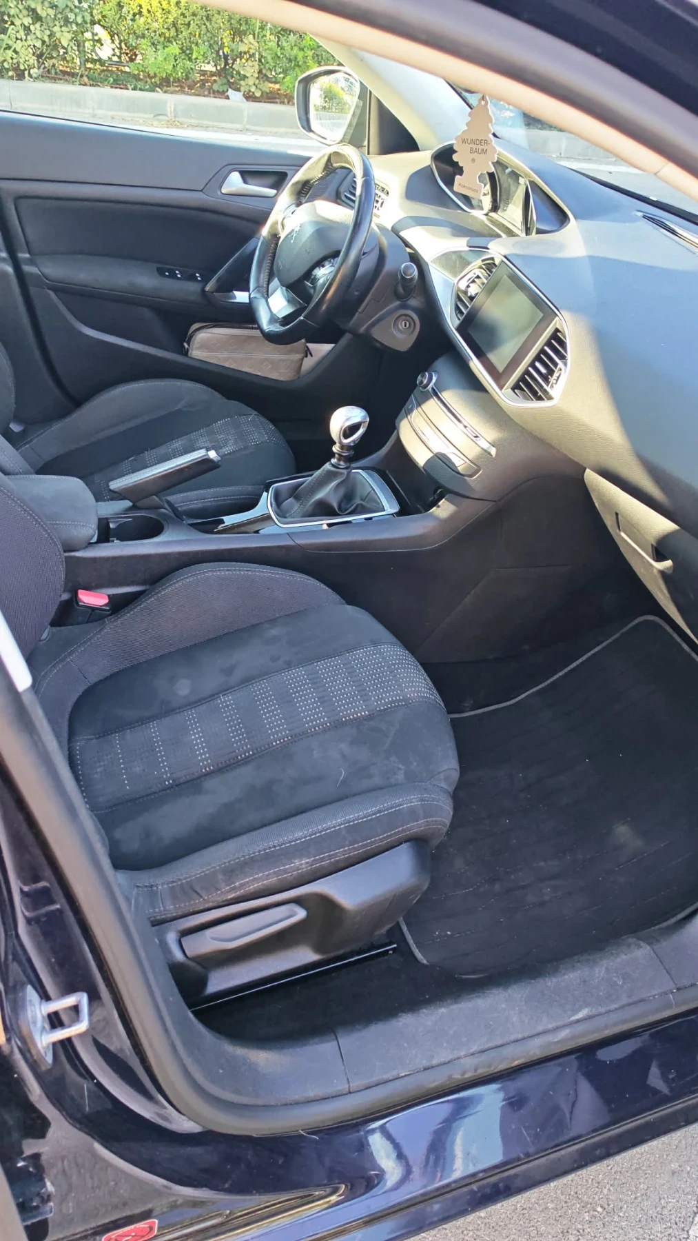 Peugeot 308 1.6 HDI  PANO, снимка 4 - Автомобили и джипове - 55417249