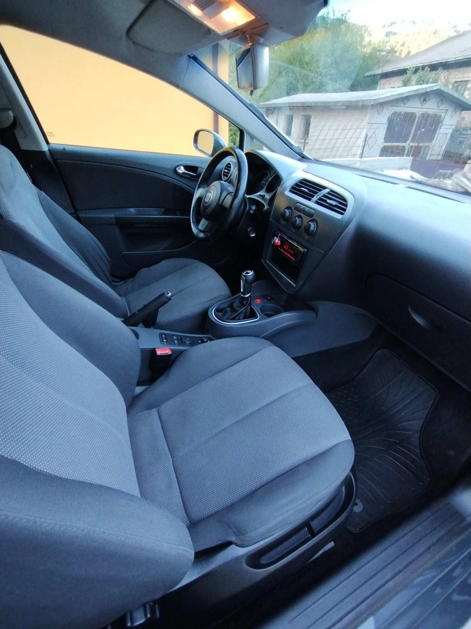 Seat Leon 1.6 газ/бензин, снимка 6 - Автомобили и джипове - 55513077