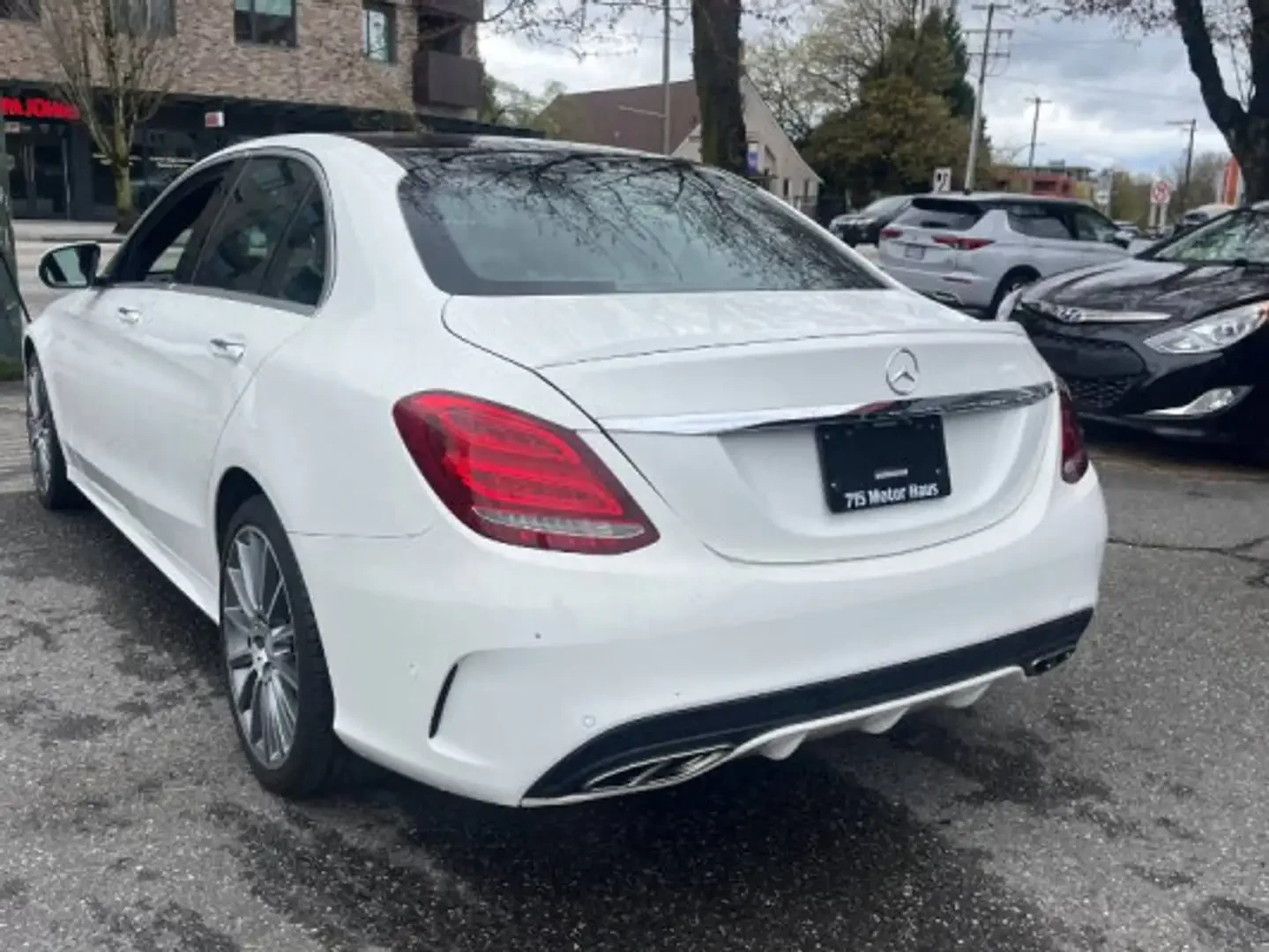 Mercedes-Benz C 400 * AMG* 4MATIC* HUD* pano* distronic* ЛИЗИНГ, снимка 5 - Автомобили и джипове - 55898717