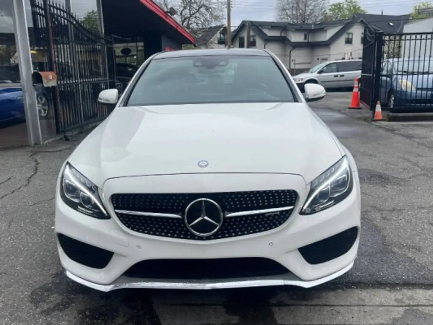 Mercedes-Benz C 400 * AMG* 4MATIC* HUD* pano* distronic* ЛИЗИНГ, снимка 2 - Автомобили и джипове - 55898717