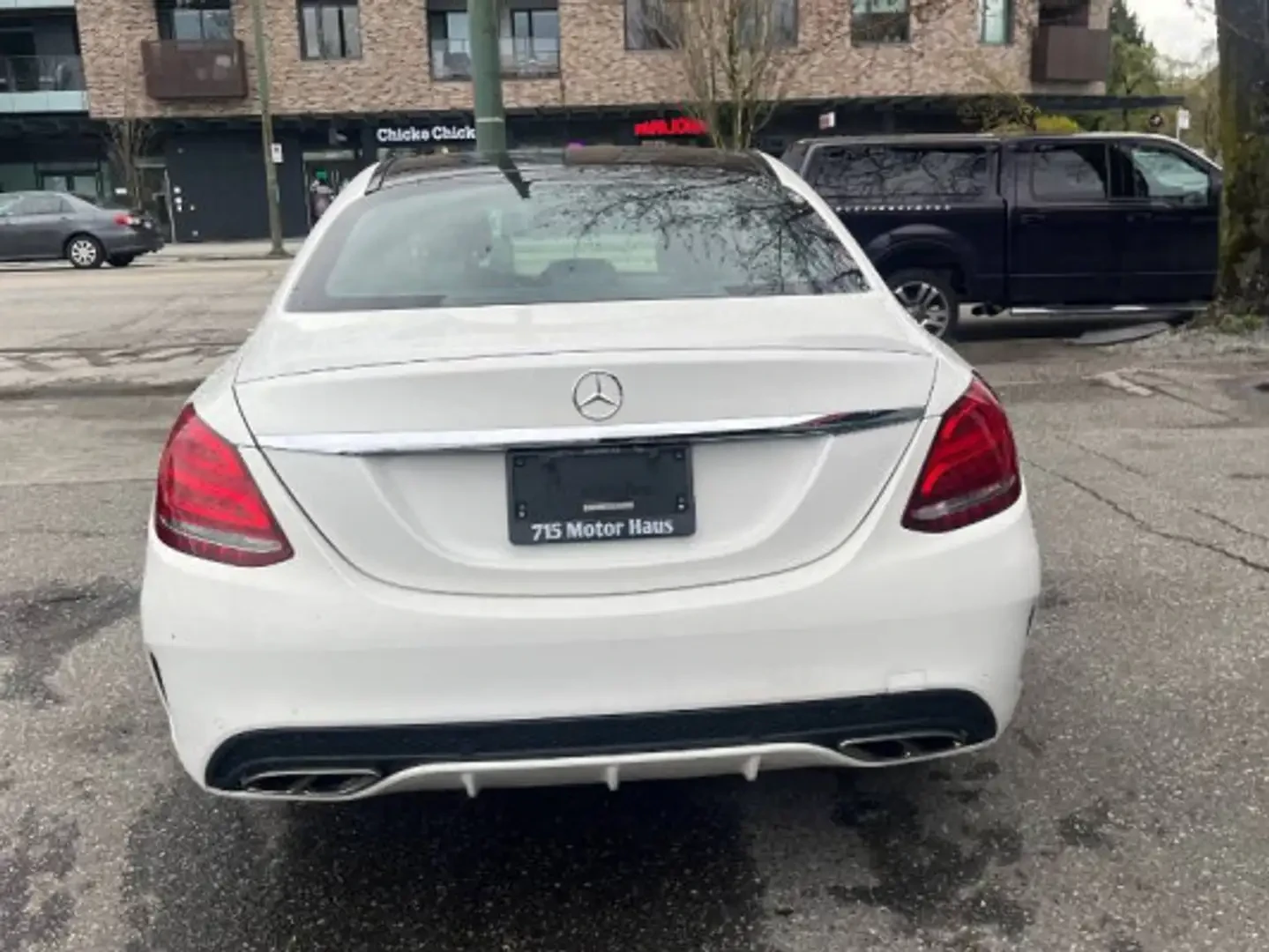 Mercedes-Benz C 400 * AMG* 4MATIC* HUD* pano* distronic* ЛИЗИНГ, снимка 4 - Автомобили и джипове - 55898717