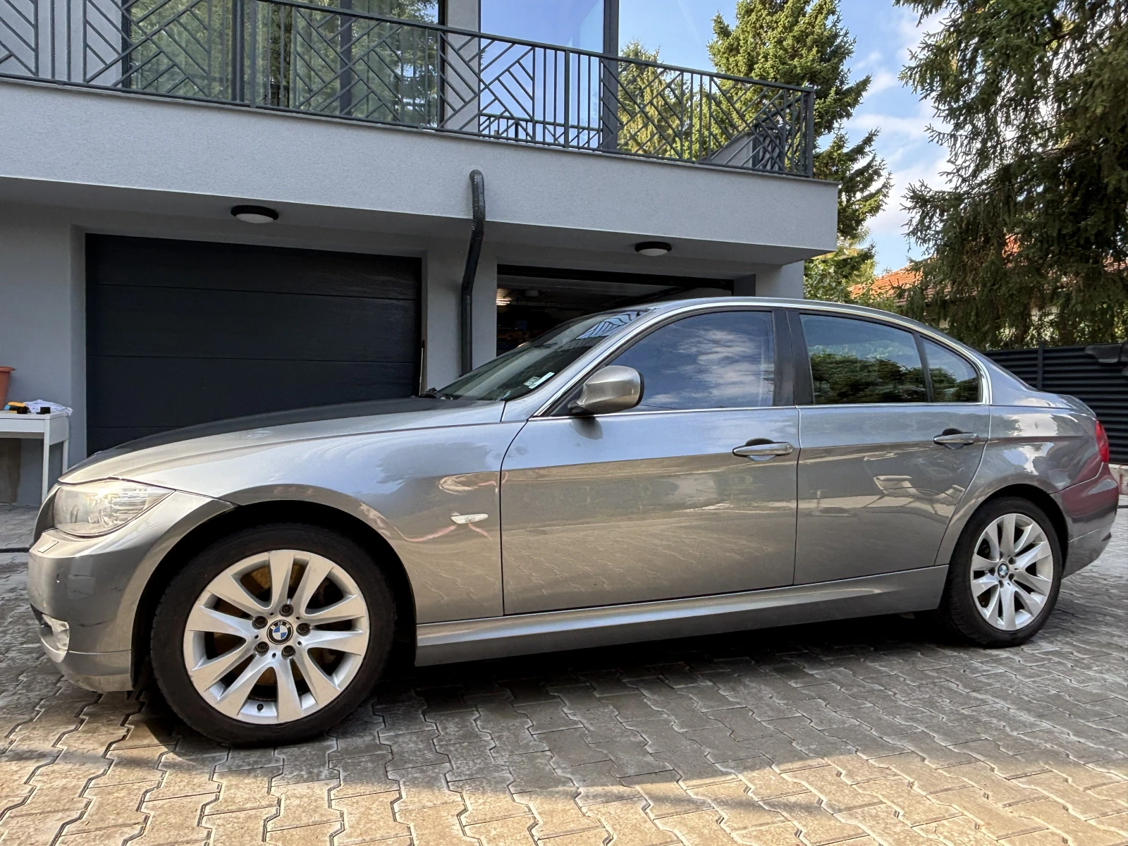 BMW 330 i CarPlay/Android Auto, снимка 5 - Автомобили и джипове - 56097046