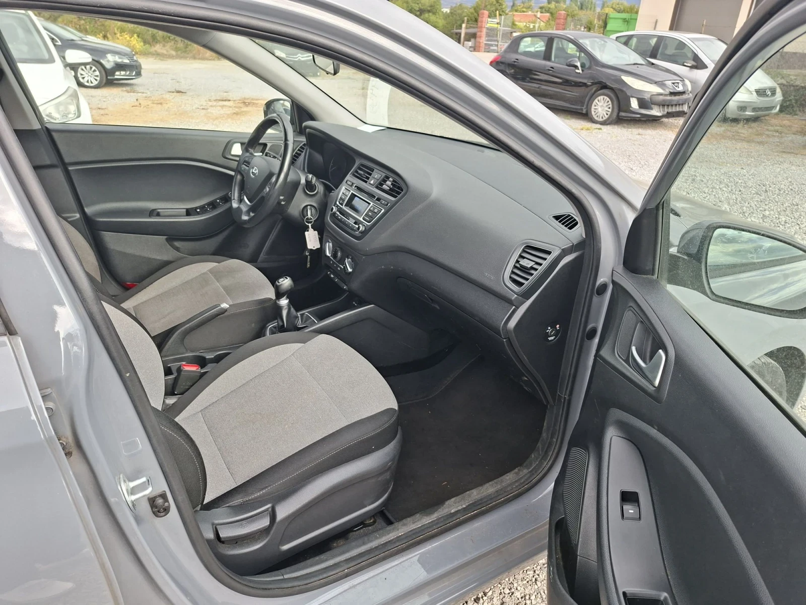 Hyundai I20, снимка 9 - Автомобили и джипове - 56271292