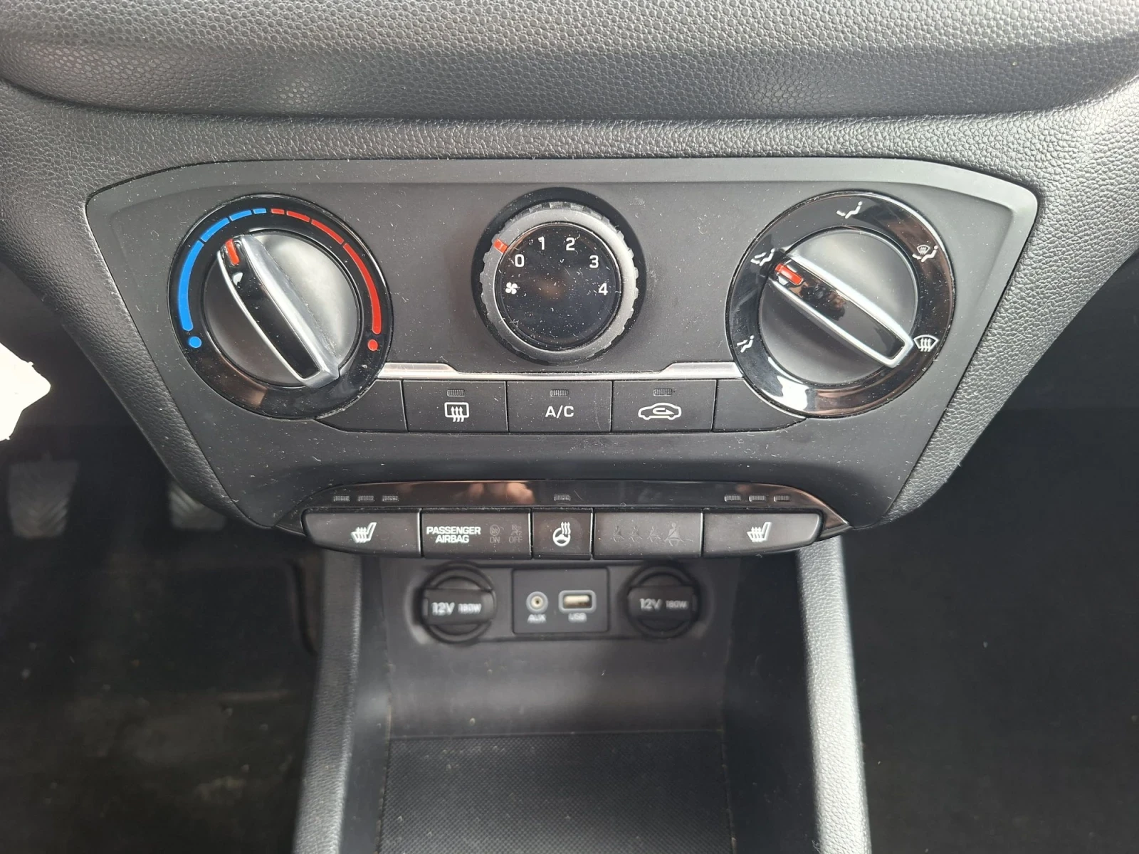 Hyundai I20, снимка 13 - Автомобили и джипове - 56271292