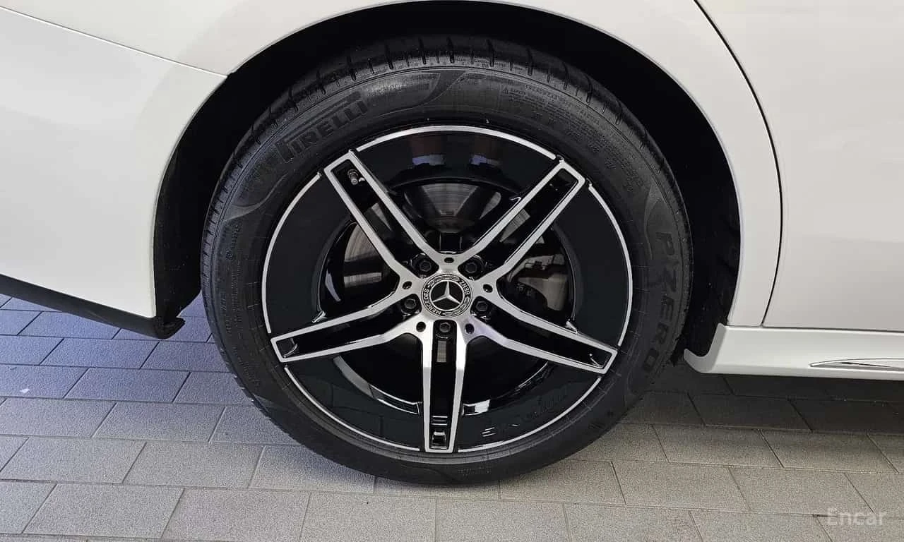 Mercedes-Benz E 300 * E300 4MATIC AMG Line * , снимка 5 - Автомобили и джипове - 56280726