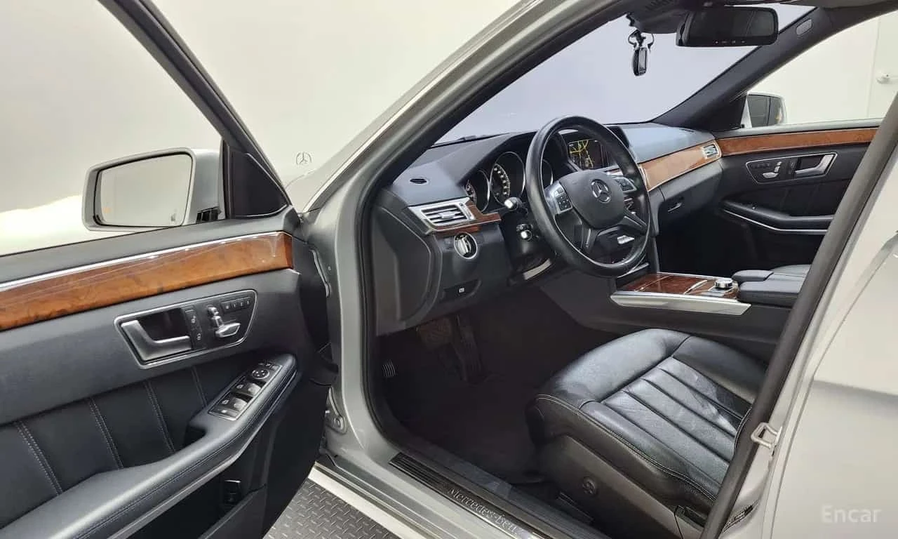 Mercedes-Benz E 300 * E300 Elegance * ЦЕНА ДО БГ, снимка 5 - Автомобили и джипове - 56506253