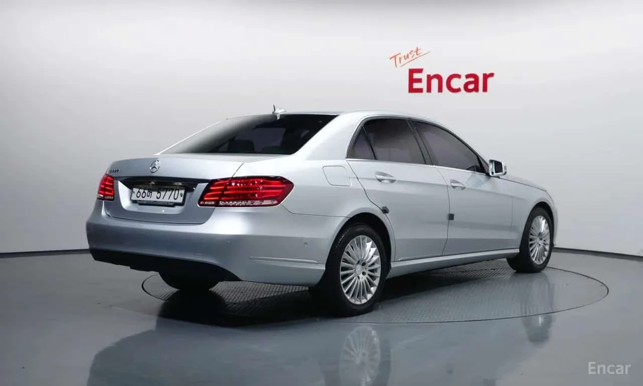 Mercedes-Benz E 300 * E300 Elegance * ЦЕНА ДО БГ, снимка 2 - Автомобили и джипове - 56506253
