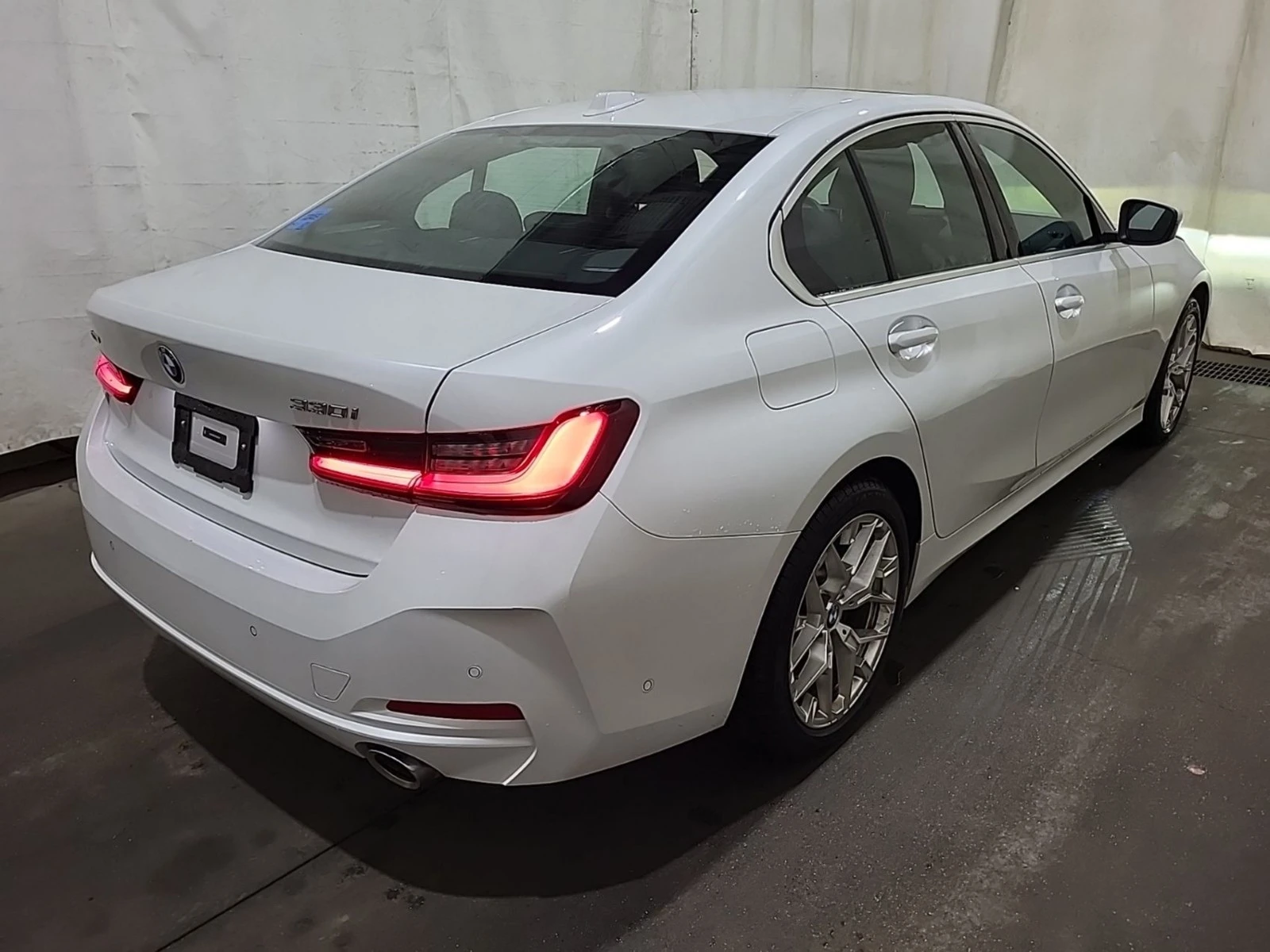 BMW 330 I XDRIVE , снимка 4 - Автомобили и джипове - 56564476