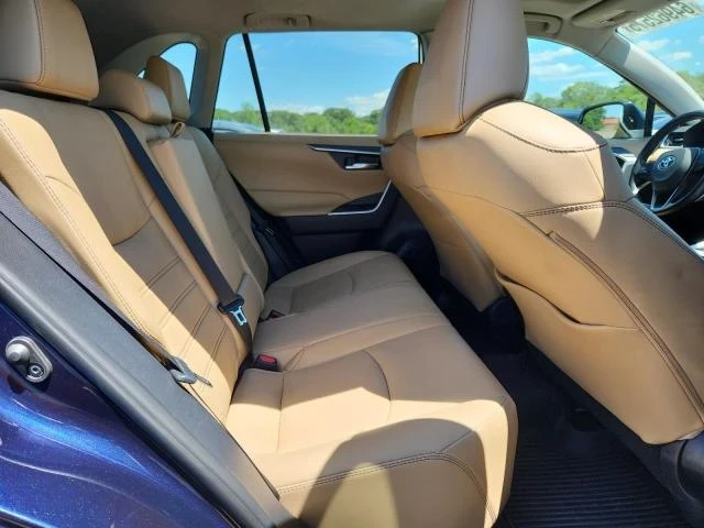 Toyota Rav4 XLE Premium, снимка 9 - Автомобили и джипове - 53651487