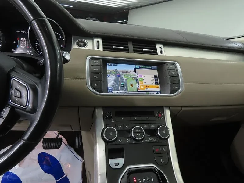 Land Rover Range Rover Evoque 2.2 Sd4 Pure, снимка 10 - Автомобили и джипове - 55216191
