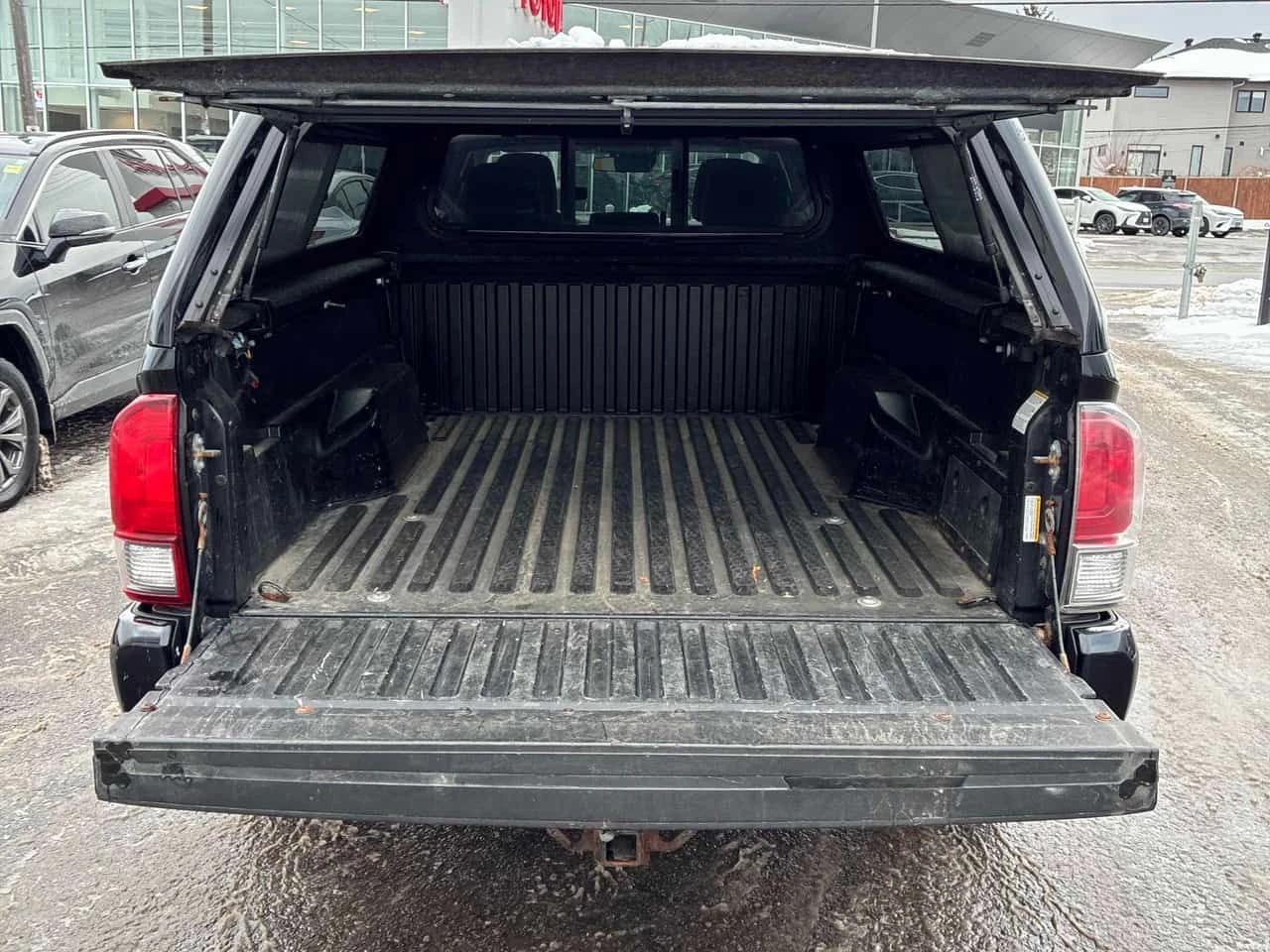 Toyota Tacoma * 4x4 Double Cab * CARFAX * ЦЕНА ДО БГ, снимка 15 - Автомобили и джипове - 53734466