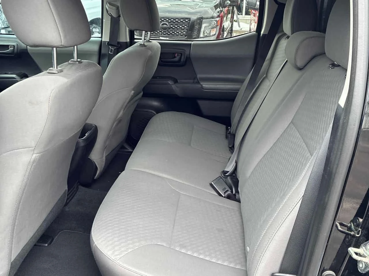 Toyota Tacoma * 4x4 Double Cab * CARFAX * ЦЕНА ДО БГ, снимка 14 - Автомобили и джипове - 53734466