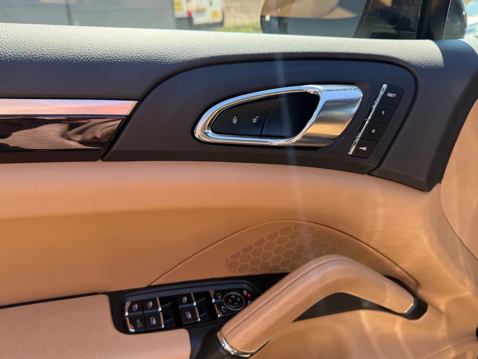 Porsche Cayenne Platinum Edition, снимка 11 - Автомобили и джипове - 54130811