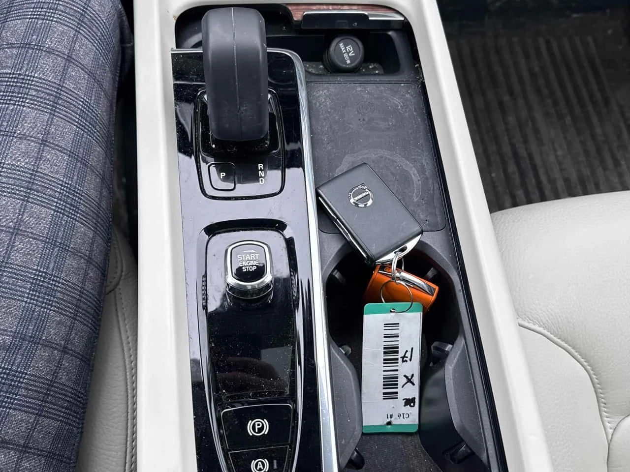 Volvo XC60 * Momentum * ПРЕДСТАВИТЕЛСТВО * 2 КЛЮЧА * ПАМЕТ, снимка 11 - Автомобили и джипове - 54217775