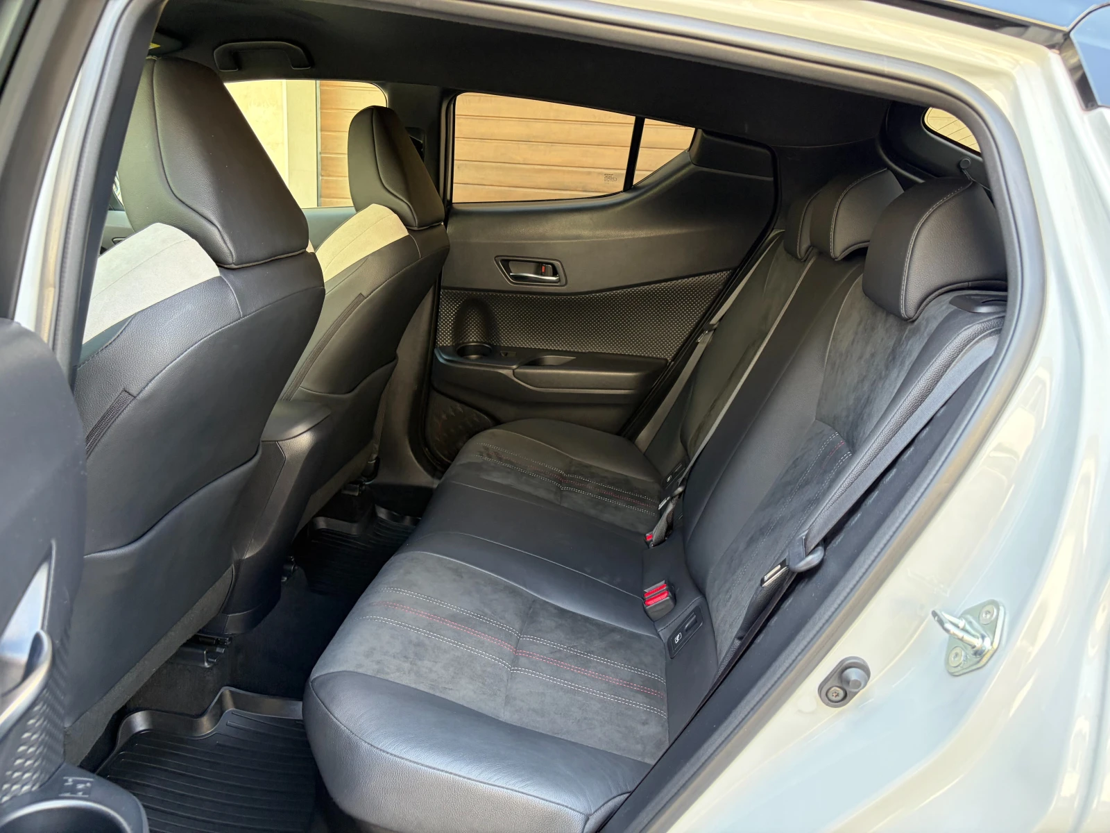 Toyota C-HR 2.0 HSD GR Sport- в Гаранция, снимка 14 - Автомобили и джипове - 55528413