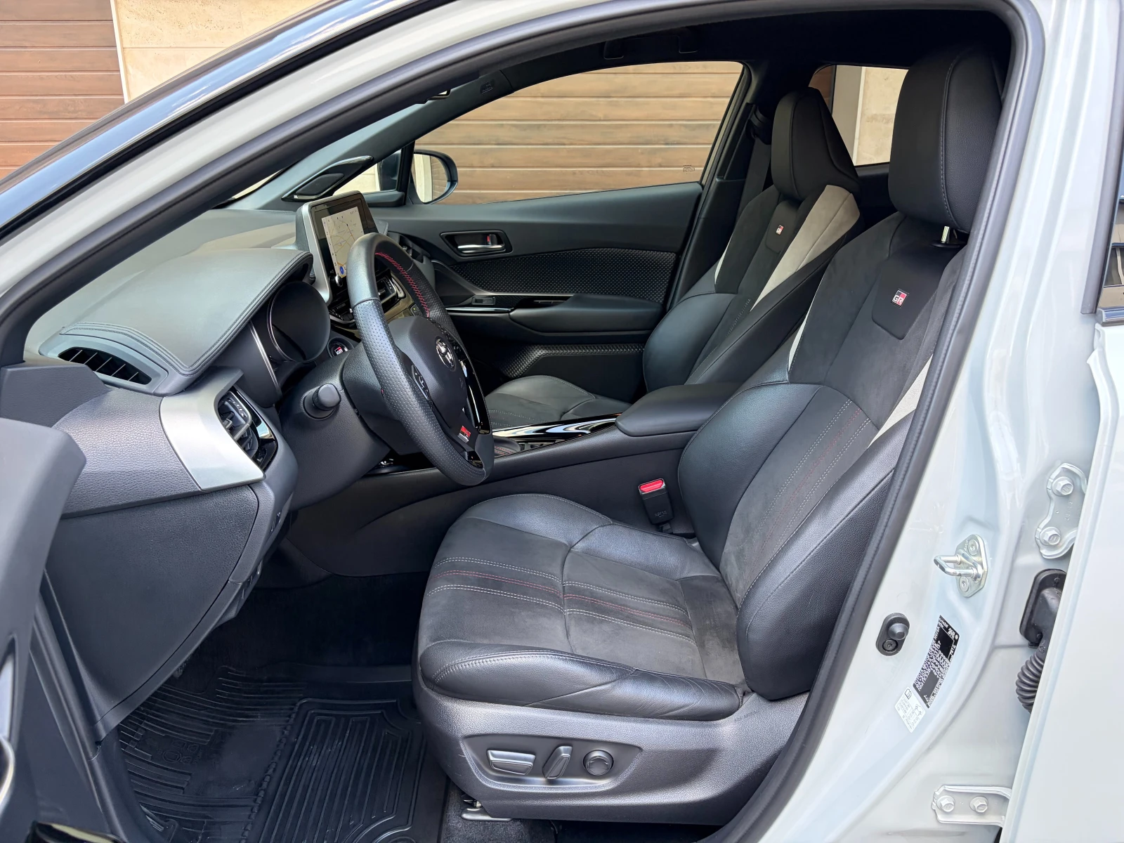 Toyota C-HR 2.0 HSD GR Sport- в Гаранция, снимка 6 - Автомобили и джипове - 55528413