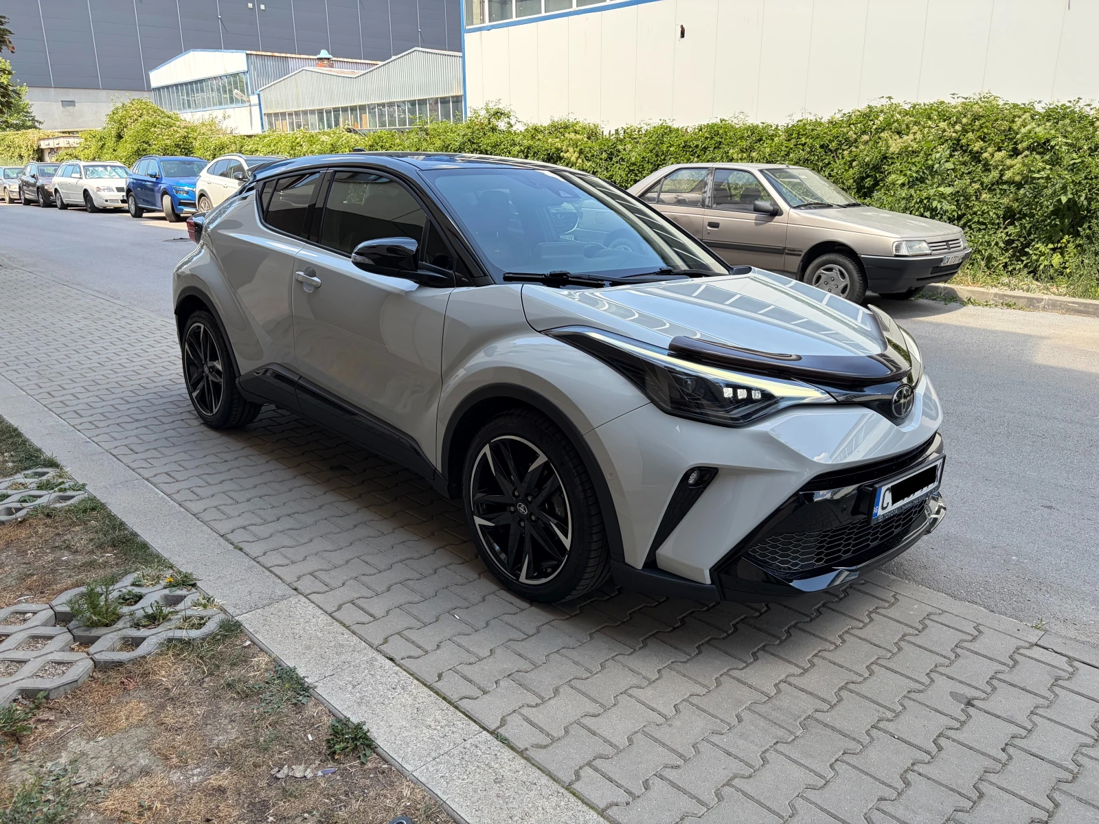 Toyota C-HR 2.0 HSD GR Sport- в Гаранция, снимка 2 - Автомобили и джипове - 55528413