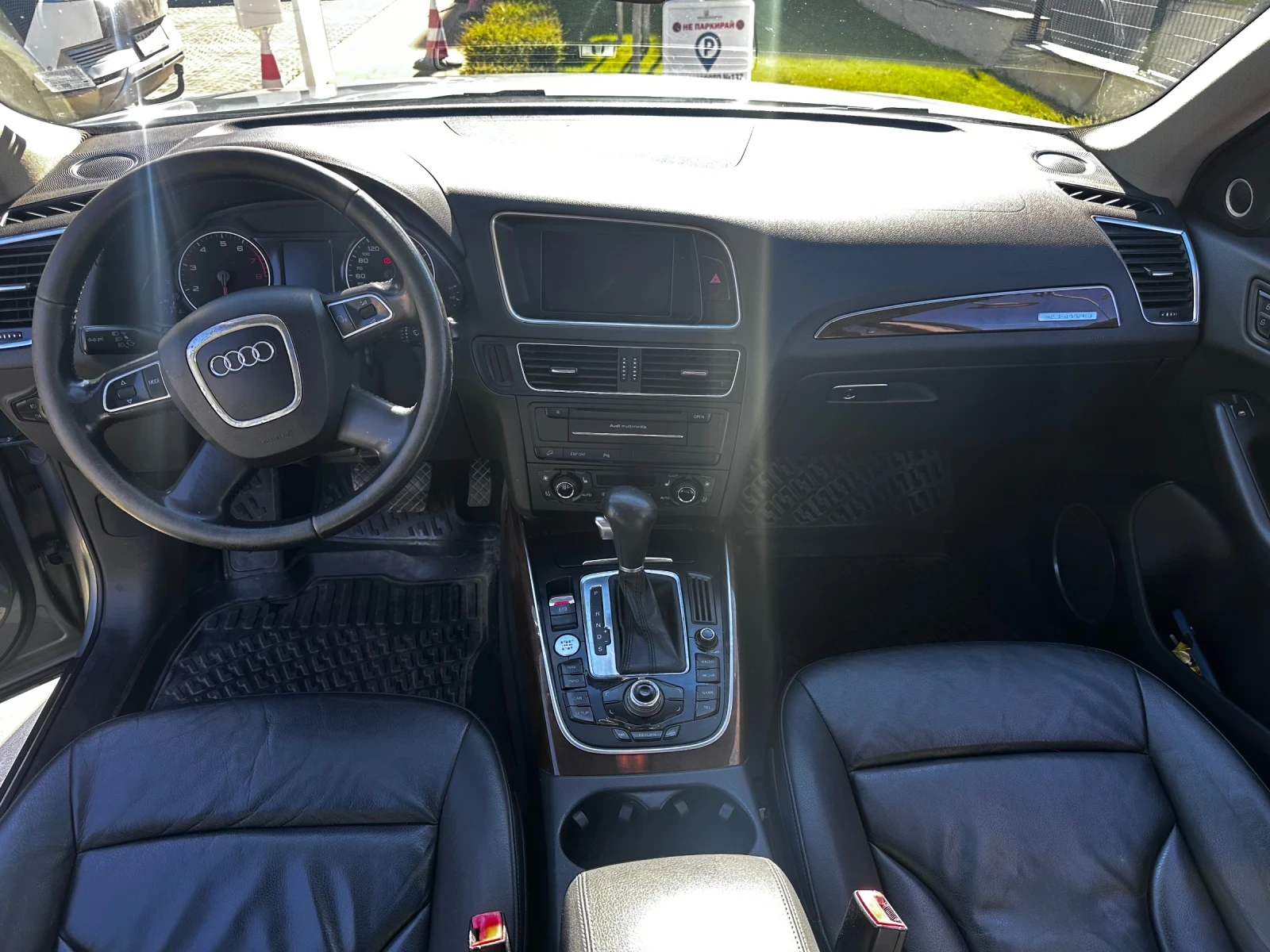 Audi Q5 3.2 FSI, снимка 11 - Автомобили и джипове - 56352456