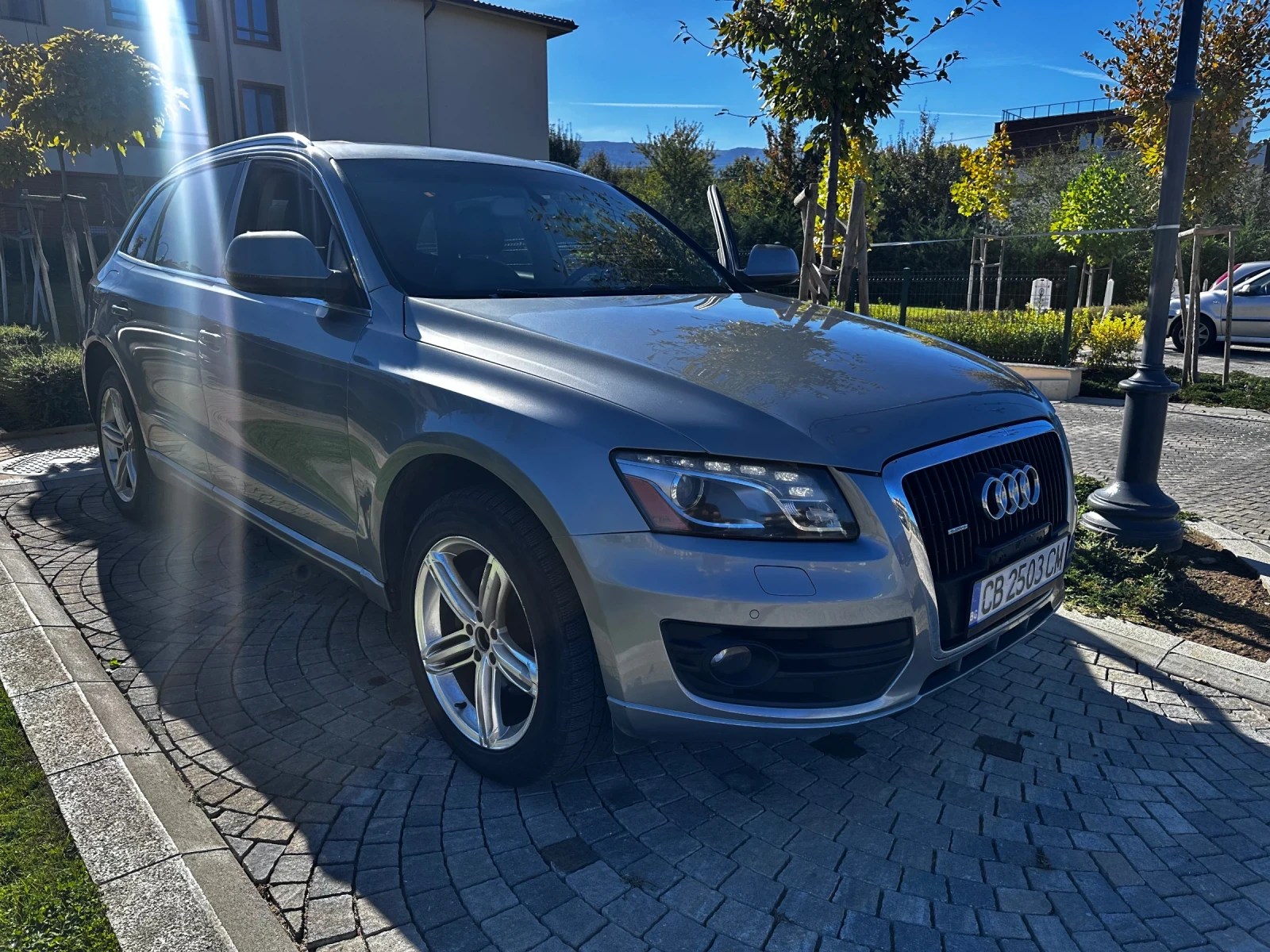 Audi Q5 3.2 FSI, снимка 9 - Автомобили и джипове - 56352456
