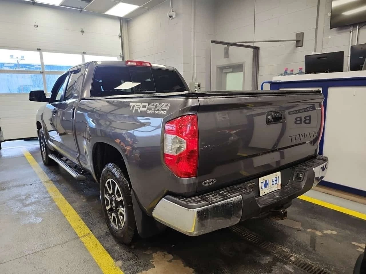 Toyota Tundra 4.6 V8 * 4wd Double SR Crew Cab Std Bed * Carfax * | Mobile.bg � ����������� 4