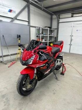������ Honda Cbr