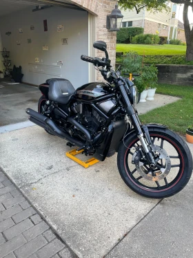 ����� �� �������� �� Harley-Davidson V-Rod Night Roab