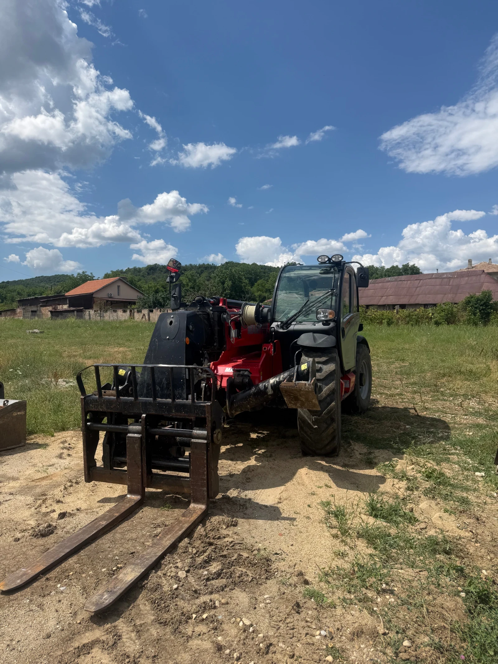 Телескопичен товарач Manitou MT1335, снимка 3 - Селскостопанска техника - 55480050