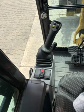 Багер Cat 302 CR, снимка 7