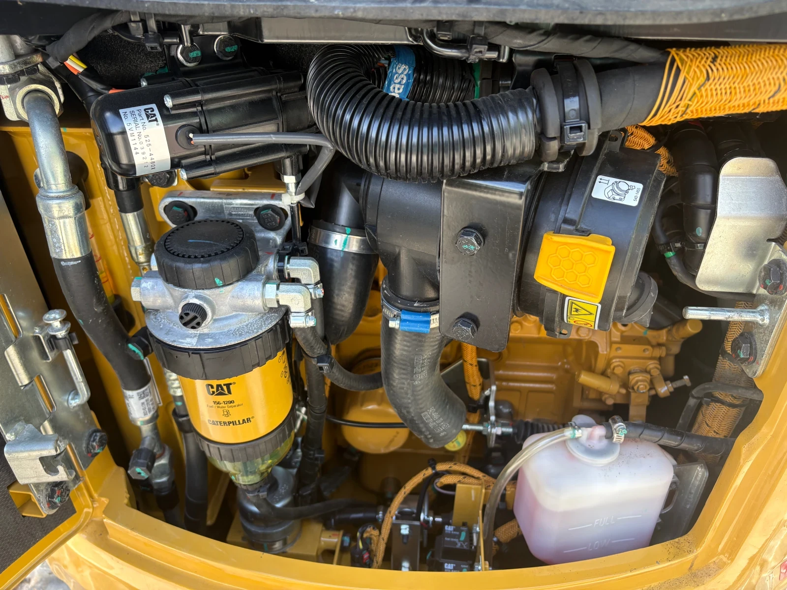 Багер Cat 302 CR, снимка 9 - Индустриална техника - 56240956
