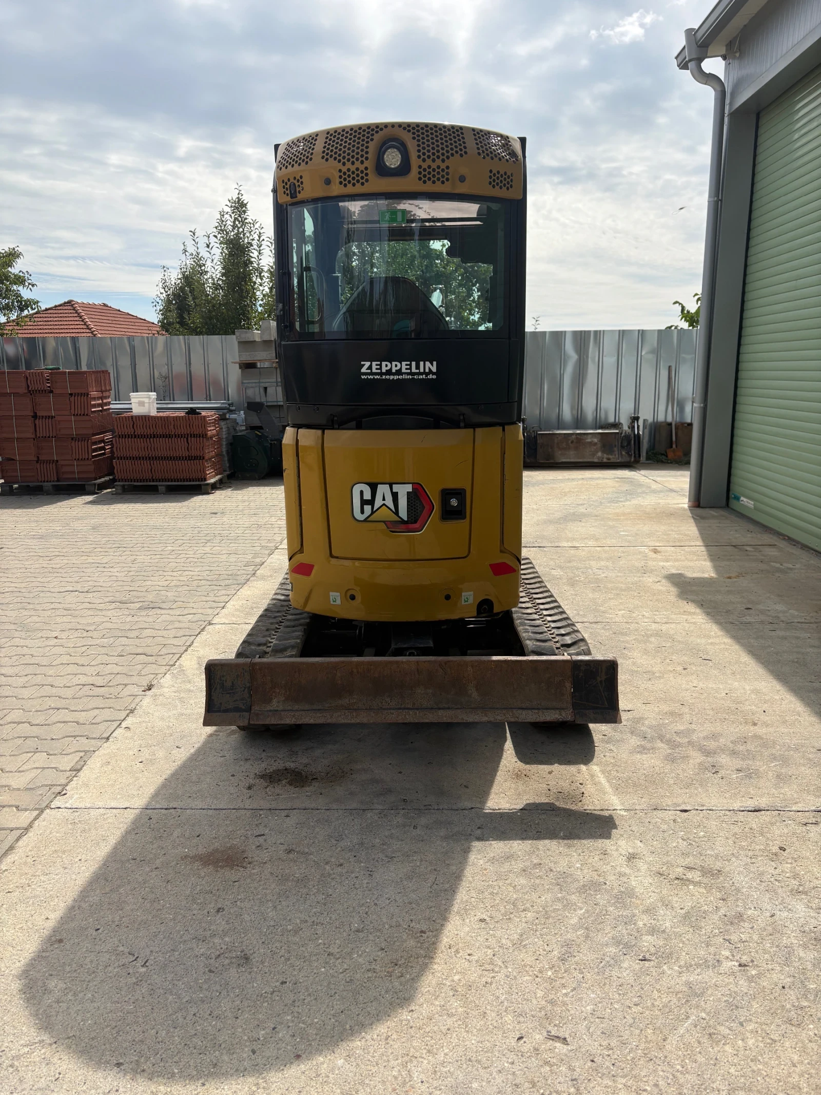 Багер Cat 302 CR, снимка 4 - Индустриална техника - 56240956