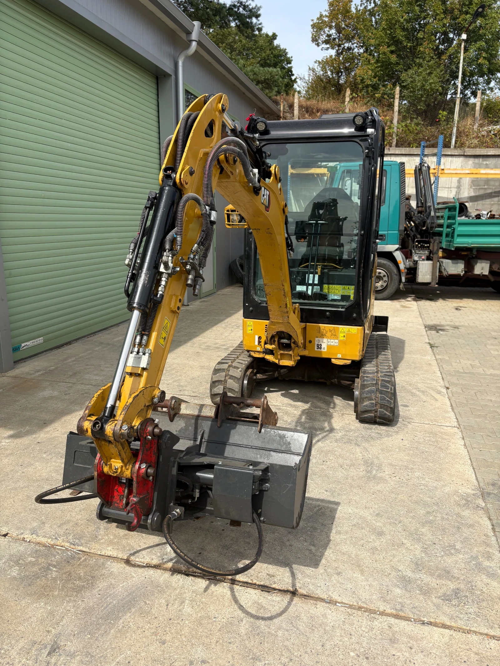 Багер Cat 302 CR, снимка 3 - Индустриална техника - 56240956