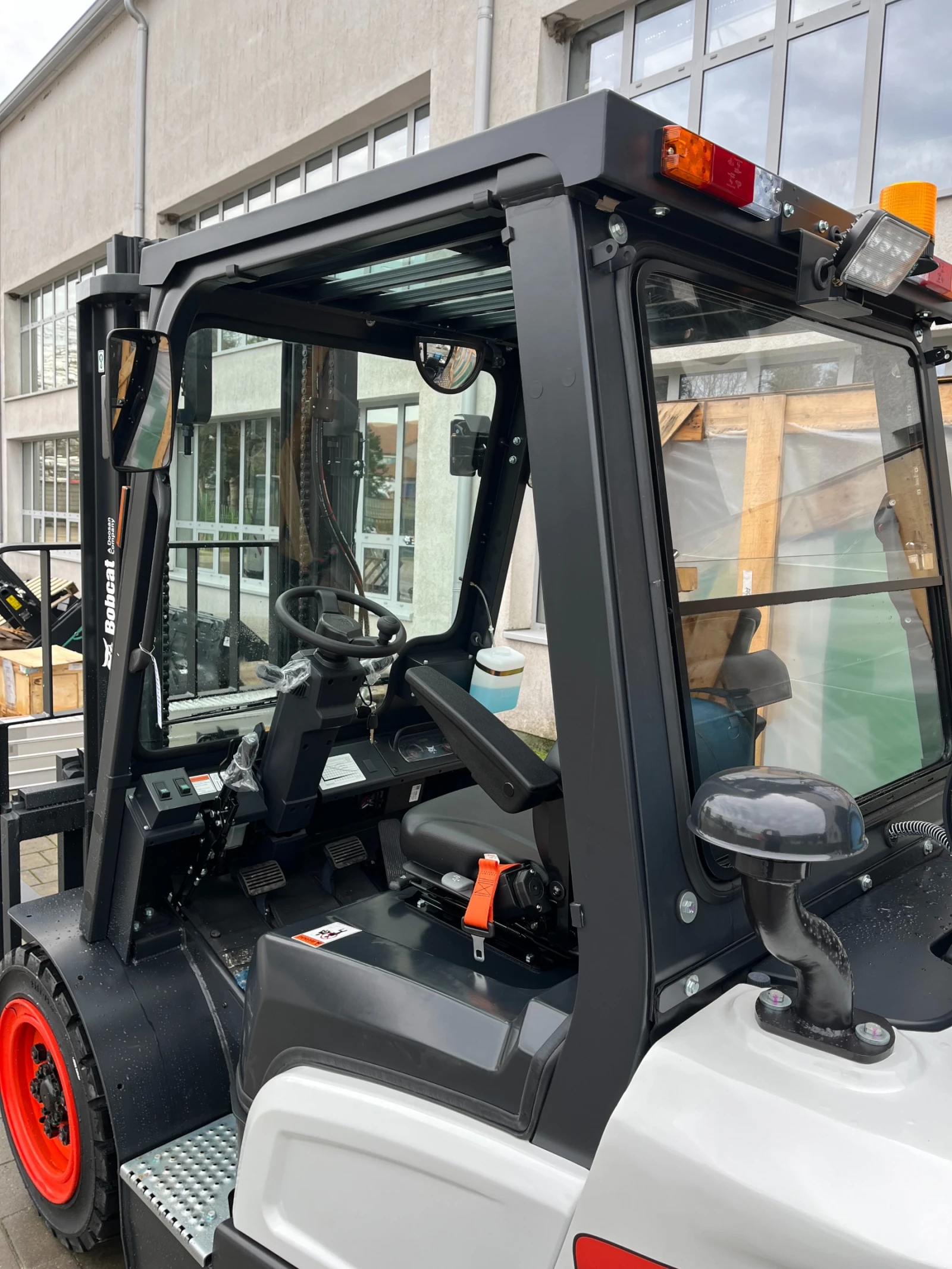 ������� Bobcat G30NXP | Mobile.bg � ����������� 8