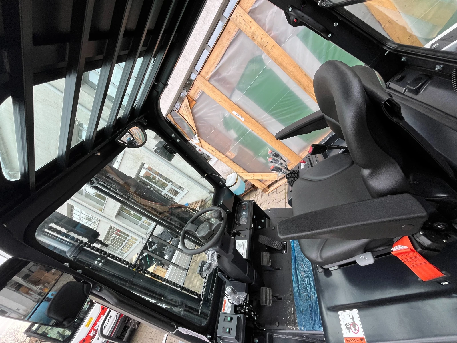 ������� Bobcat G30NXP | Mobile.bg � ����������� 7