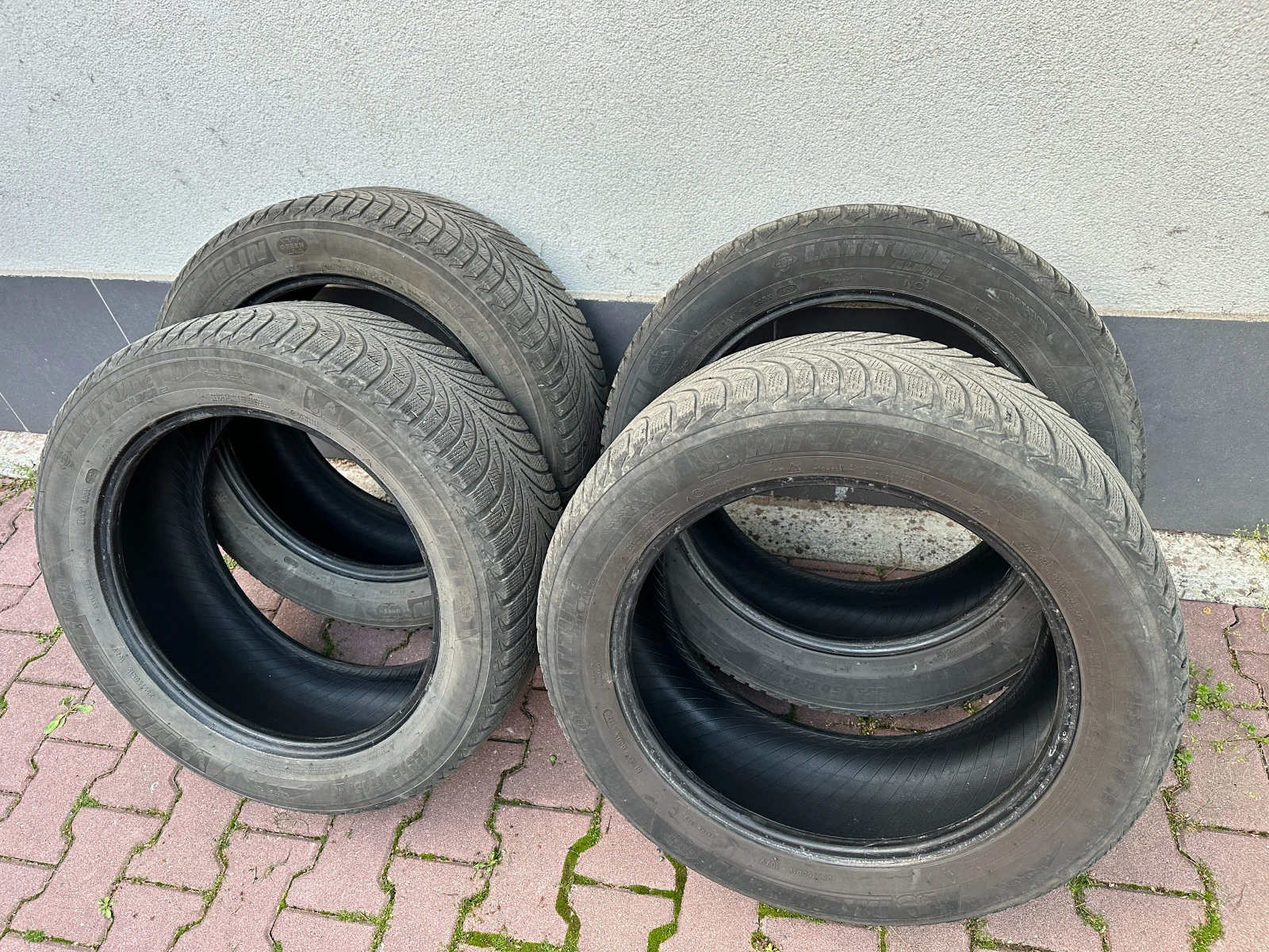 Гуми Зимни 255/50R19, снимка 2 - Гуми и джанти - 54388103