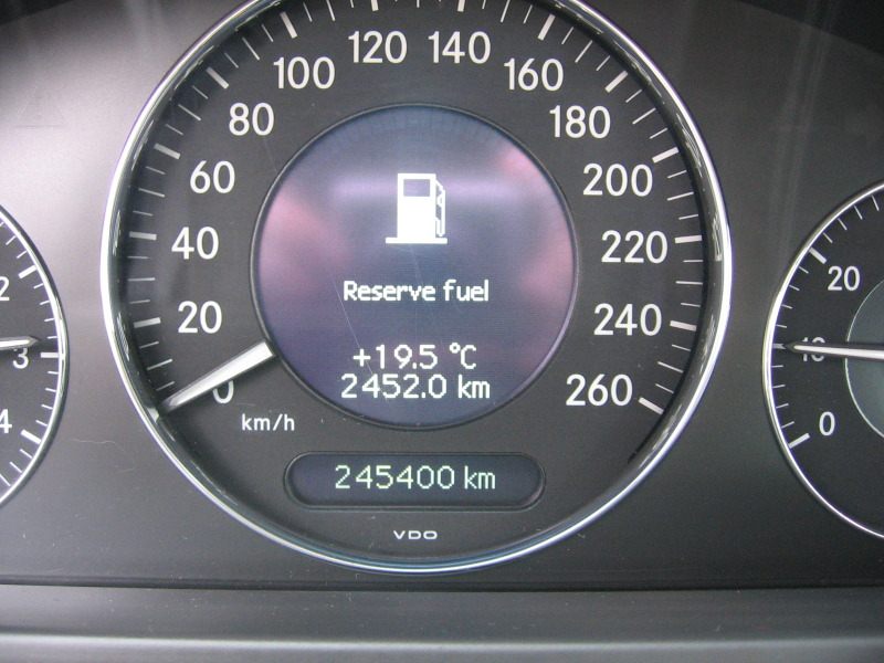 Mercedes-Benz E 200, снимка 11 - Автомобили и джипове - 40587618